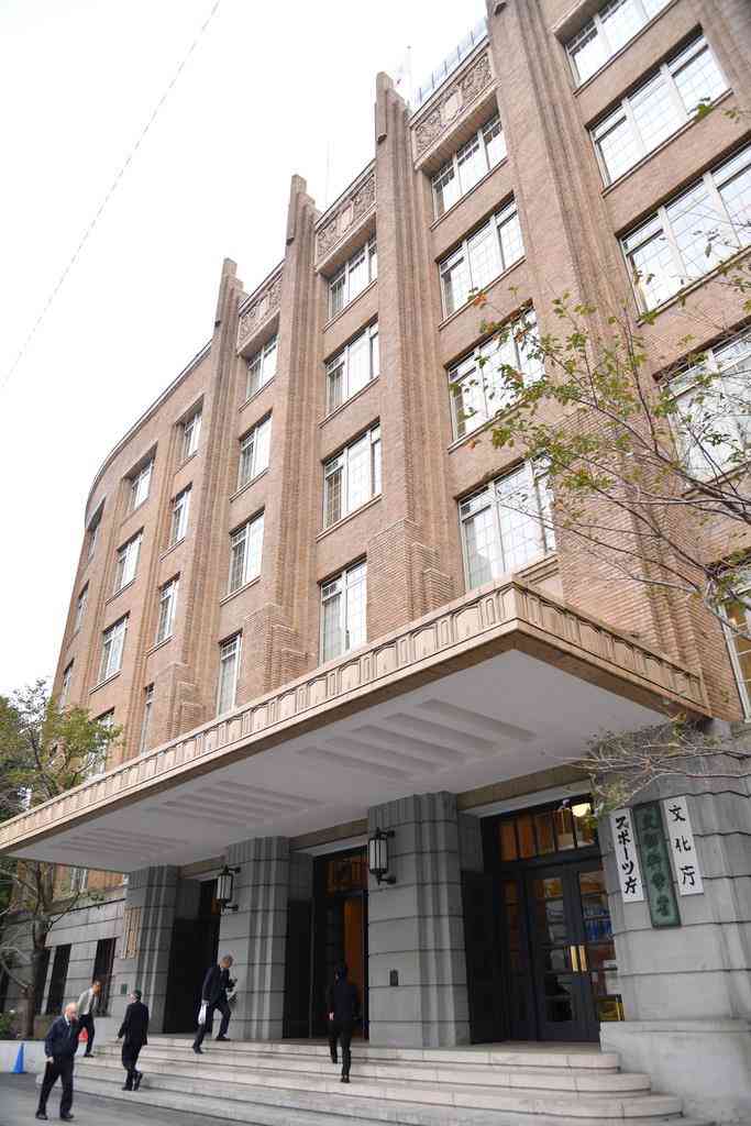 小学教員採用、競争率２・８倍過去最低　質の低下に懸念も - 産経ニュース