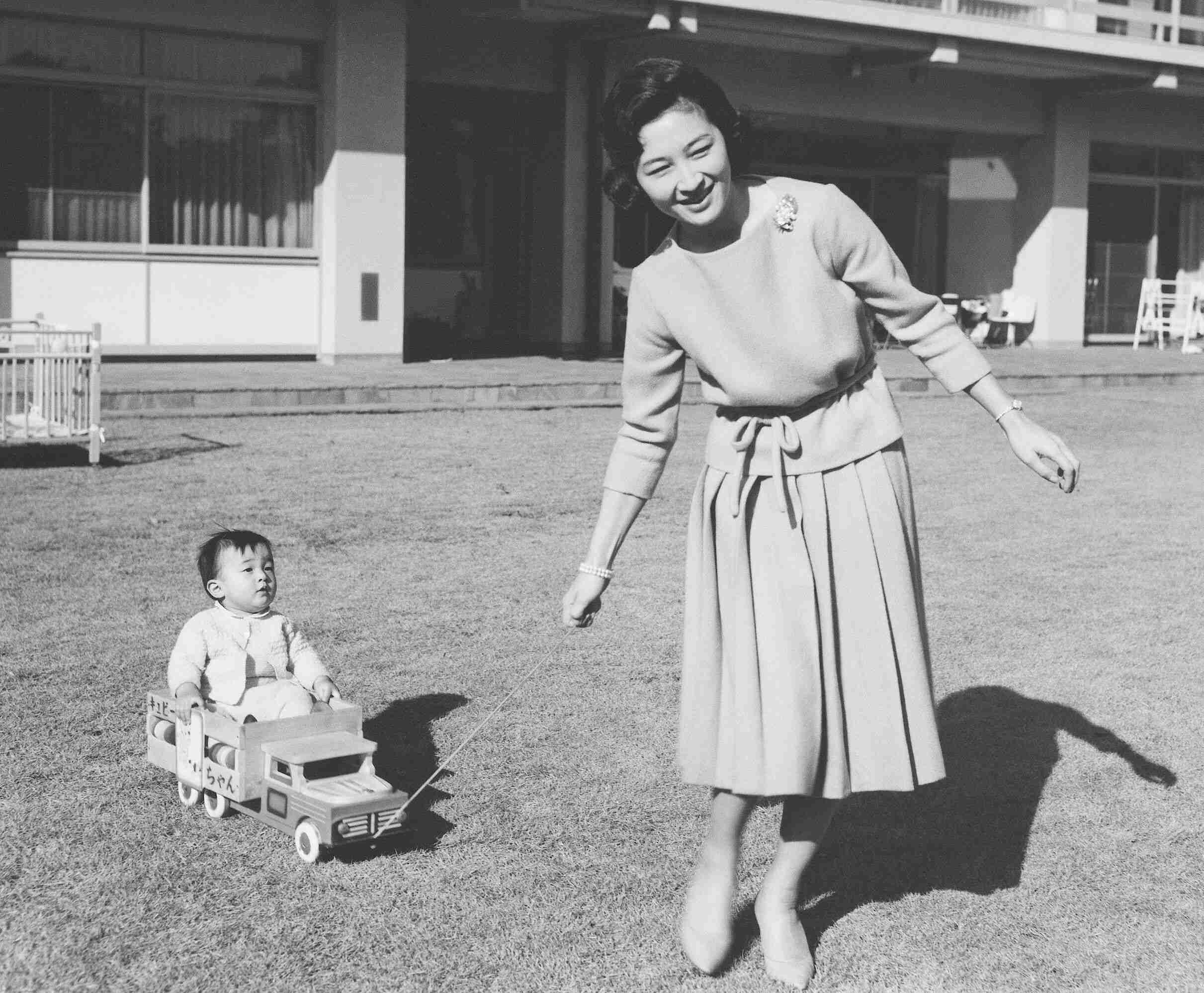 上皇后さま、血混じる嘔吐も ストレス原因か、経過観察 宮内庁