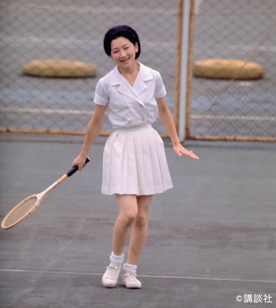 上皇后さま、血混じる嘔吐も ストレス原因か、経過観察 宮内庁