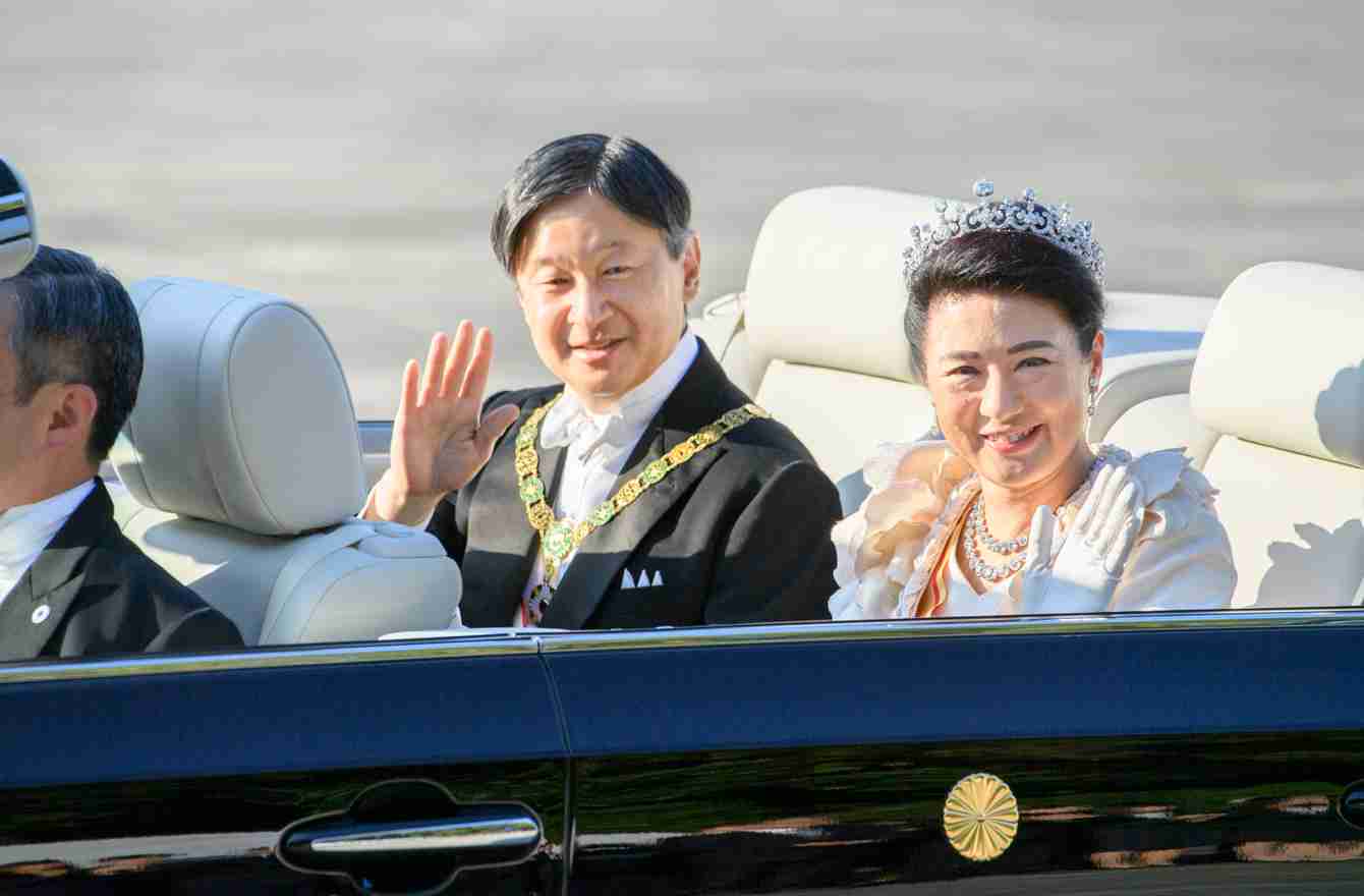 【即位の礼ベストショット集】皇后雅子さまの華麗なる９つの装い | mi-mollet NEWS FLASH Fashion | mi-mollet（ミモレ） | 明日の私へ、小さな一歩！（1/5）