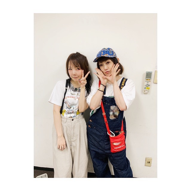 PUFFY大貫亜美、aikoと並んだ近影に驚き 「40オーバーには見えない…」