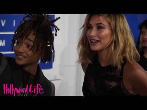 Jaden Smith & Hailey Baldwin PDA MTV VMAs 2016 - YouTube