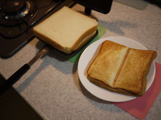 ホットサンドメーカー持ってる人！