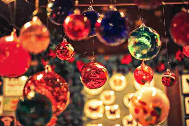 クリスマスに予定があるふり、2割が「経験あり」と回答　「出前を2人分頼んだ」という人も | キャリコネニュース