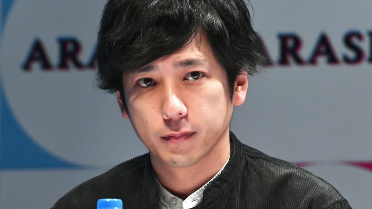 嵐・二宮和也の元女子アナ妻が主張していた“匂わせ”への反論 | FRIDAYデジタル