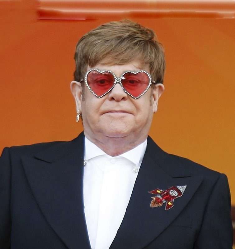 英政府、叙勲千人の住所情報流出　エルトン・ジョンさんら（共同通信） - Yahoo!ニュース