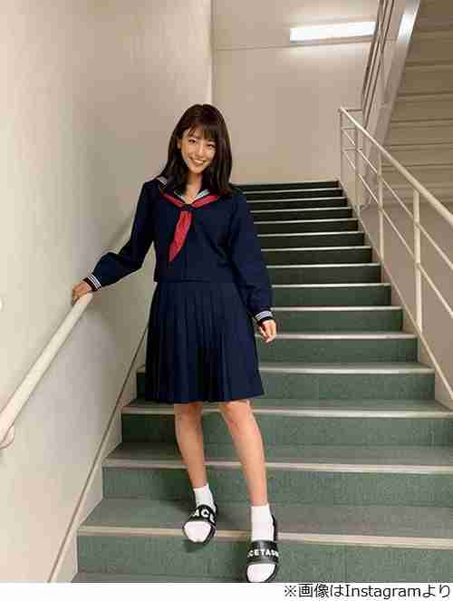 岡副麻希の“憧れ”セーラー服姿に絶賛