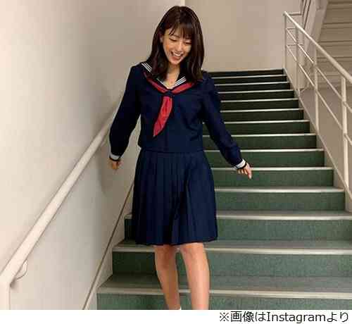 岡副麻希の“憧れ”セーラー服姿に絶賛 | Narinari.com