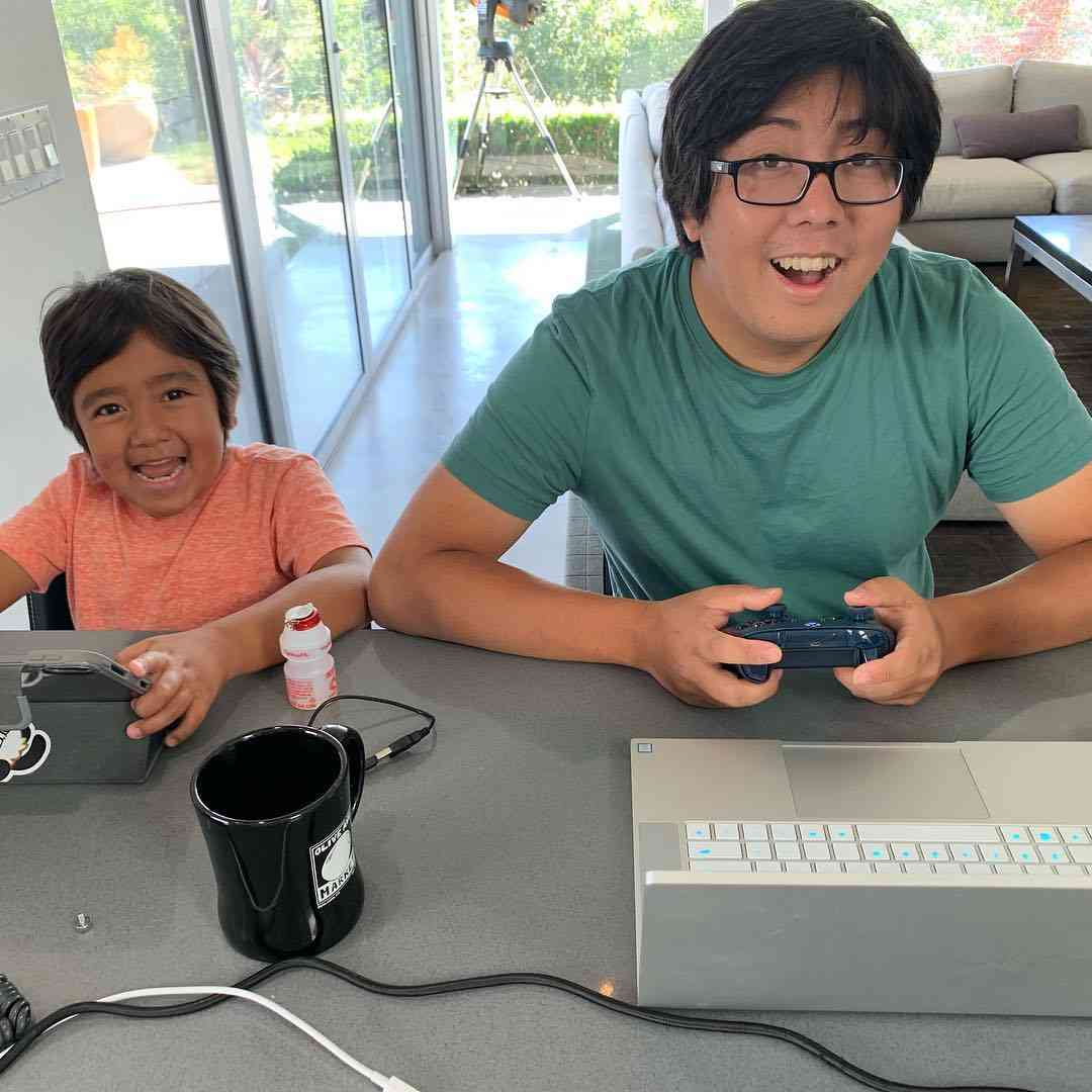 今年最も稼いだYouTuberは“年収28億円”8歳児 3位は5歳児