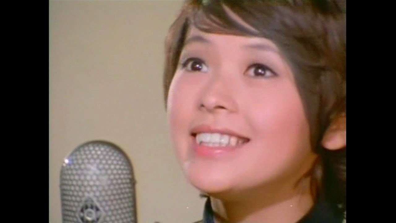 岡崎友紀「小さなお城」（ 1970年「おくさまは18才」のカップリング）