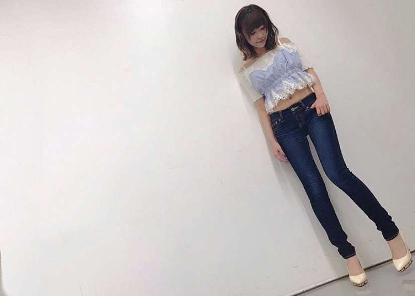 指原莉乃が貴重な私服姿を公開　「オシャレ」ぶりにファン「全体のバランス最強」