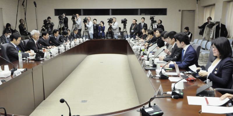コンビニ営業時間の見直しを要請　経産省検討会、各社計画に影響も ｜ 共同通信