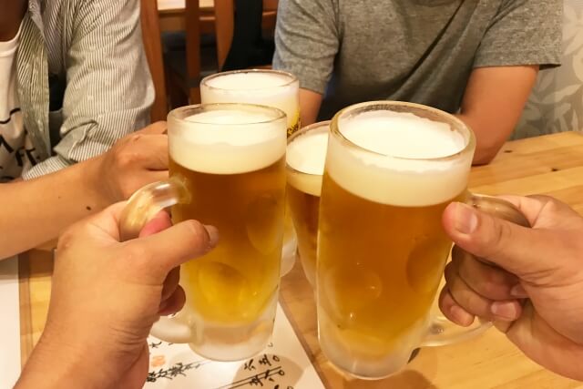 忘年会の想定予算、3年連続上昇の4449円　平均参加回数は「1.07回」 | キャリコネニュース