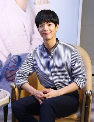 「日本開催」の韓国音楽授賞式、司会俳優が「慰安婦バッジ」を付けて出国｜レコードチャイナ