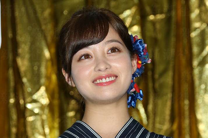 橋本環奈「酒太り」でも人気健在、優秀な「レタッチャー」のおかげ？ | デイリー新潮