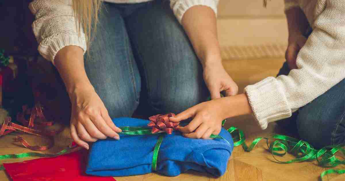 中古品をプレゼントされるのはアリ？　アメリカ人の5人中3人がアリと回答 | WWD JAPAN.com