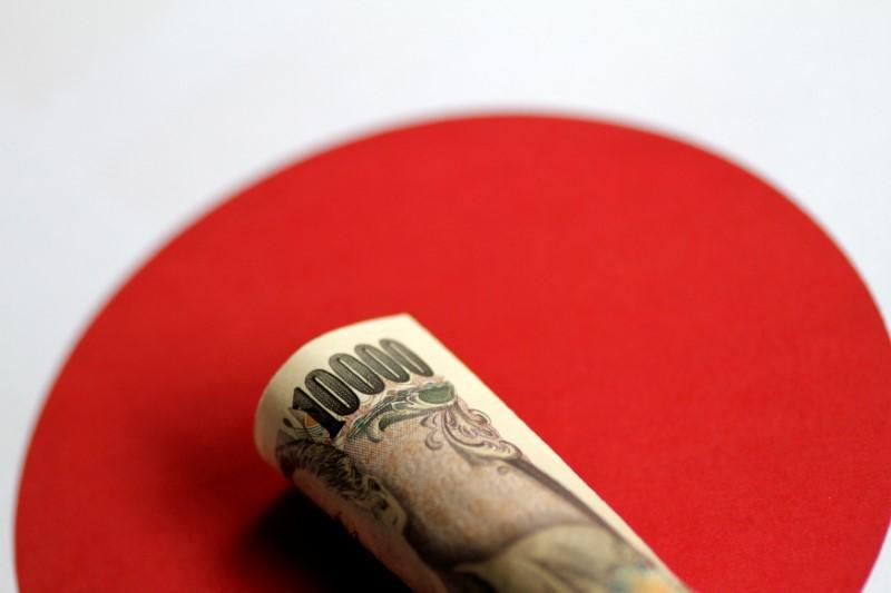                 17年末の対外純資産、328兆円で世界最大　3年連続減 - ロイター