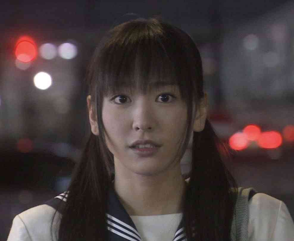 新垣結衣、7年ぶりビジュアルブックが異例の即完売で重版決定
