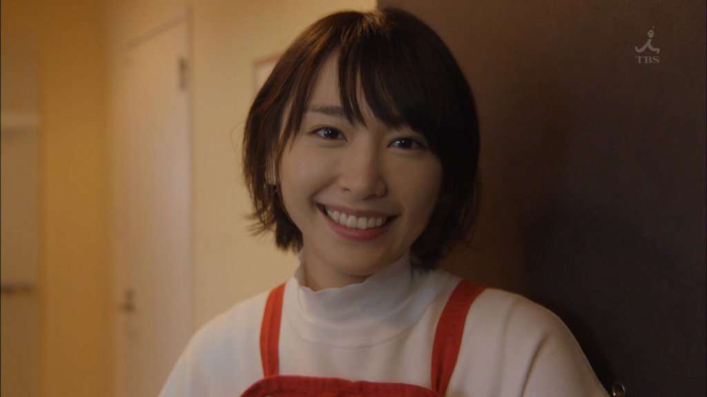 新垣結衣、7年ぶりビジュアルブックが異例の即完売で重版決定