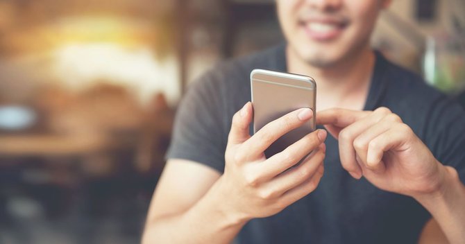 スマホで女性の行動、24時間監視か　傷害容疑で47歳男逮捕　福岡県警