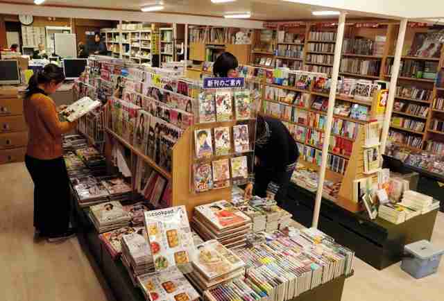 書店が消えるのは文化が消えること　書店数はこの20年で半分になった