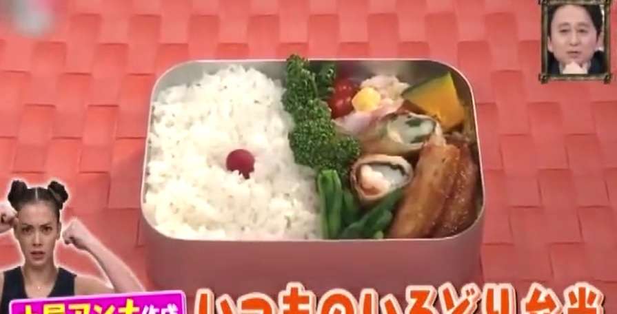 土屋アンナ、“カッコ良すぎる”姿にファン絶賛「着こなせるのはアンナさんくらい」