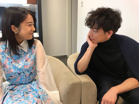 佐藤健に見つめられ上白石萌音が照れ笑いするオフショットに「私も見つめられたい」「羨ましすぎ」と反響 | AbemaTIMES