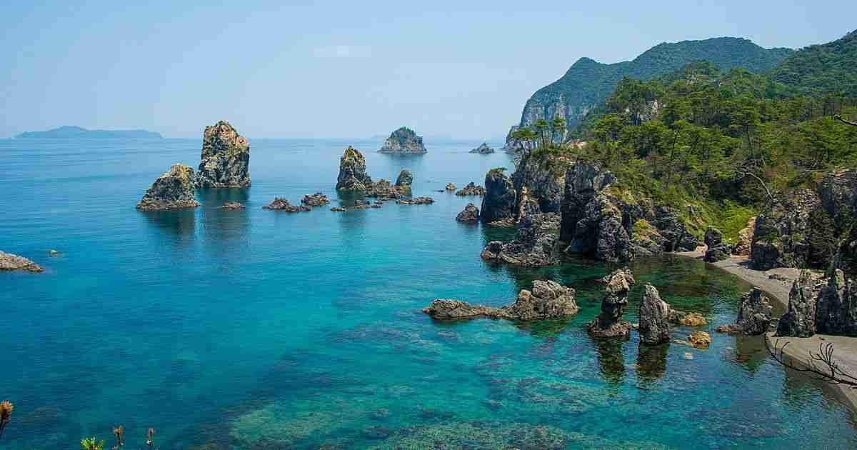 神秘の絶景「青海島」で青く透き通った海と洞門クルージング！│観光・旅行ガイド - ぐるたび