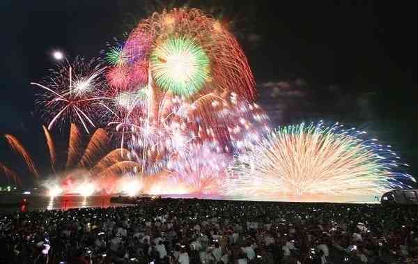 警備員が不足…五輪期間の花火大会、全国で休止相次ぐ　福井の三国花火も