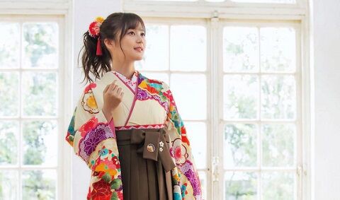 生田絵梨花「同年代女子の憧れ」凛とした卒業袴姿に絶賛の嵐