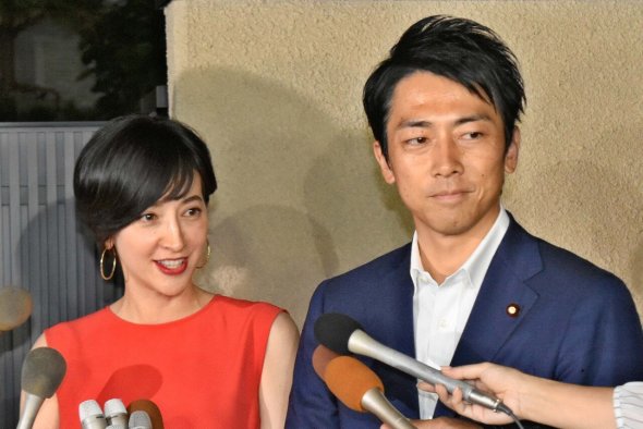 小泉進次郎環境相　“幽霊会社”に高額発注で政治資金4300万円を支出　人妻実業家との「不倫ホテル代」も…