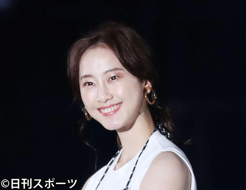 松井玲奈「ずーっと歌がコンプレックス…今は幸せ」 - 芸能 : 日刊スポーツ