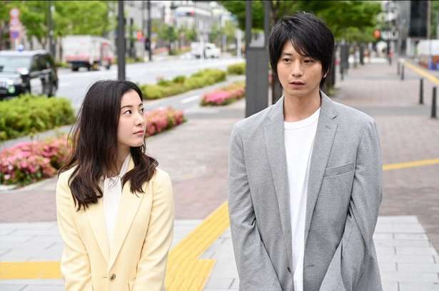 柄本佑も覚醒　吉高由里子