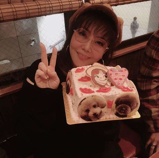 小川菜摘　夫・浜田雅功と正月休暇でハワイに…写真も投稿、仲良し夫妻と4人で夕日を背景に