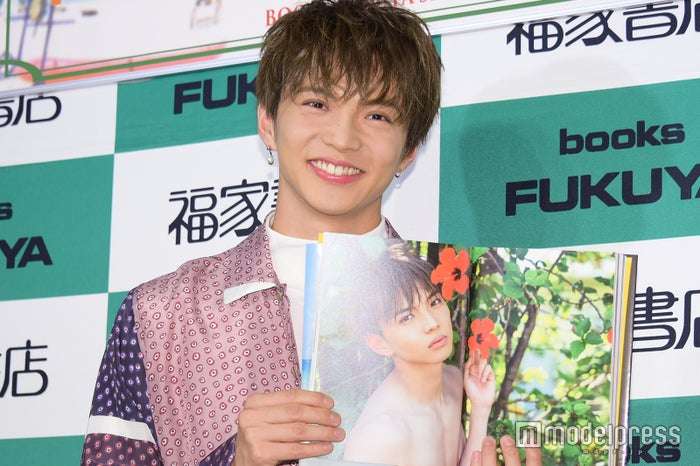 EXILE佐藤大樹「気付いたら裸でした」初写真集は“200点満点”＜STEP BY STEP＞ - モデルプレス