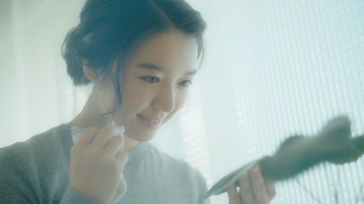 佐藤健に見つめられ上白石萌音が照れ笑いするオフショットに「私も見つめられたい」「羨ましすぎ」と反響