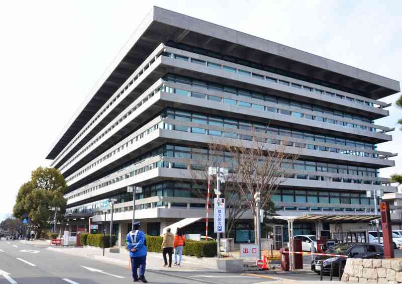 奈良で不明の女子高生保護、誘拐容疑で姉ら男女3人を逮捕（毎日新聞） - Yahoo!ニュース