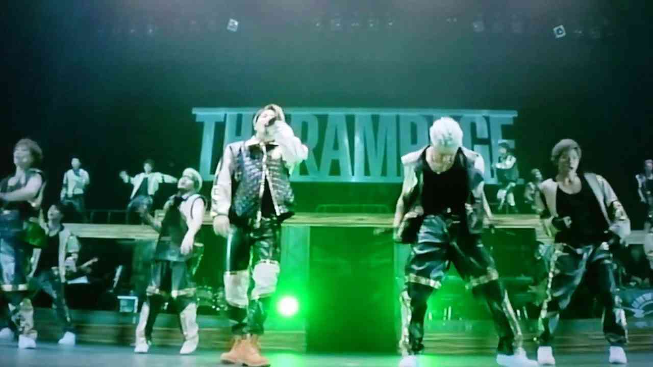Unbreakable THE RAMPAGE  陸が歌いながらのパフォーマー並みのダンスお気に入り? - YouTube