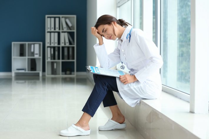 女性看護師が嘆くトンデモ患者たち「殴られるなんて日常茶飯事」 | 女子SPA！