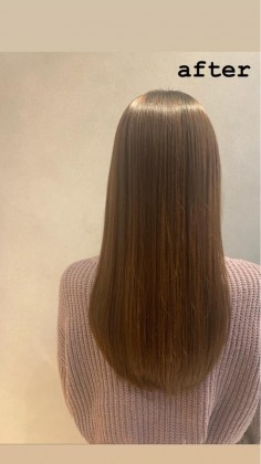 頭のハチが張ってる人