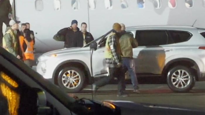 Prince Harry arrives in Canada - ABC News (Australian Broadcasting Corporation)