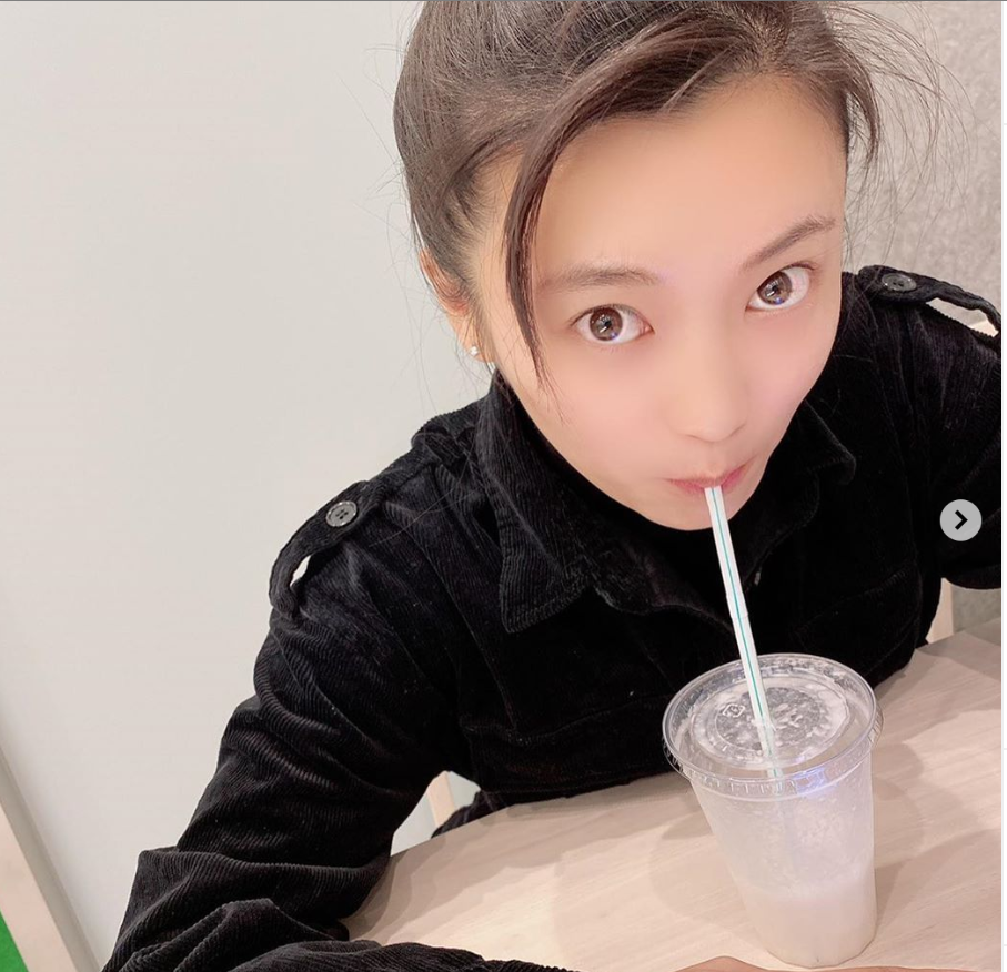 小島瑠璃子、“でこ出し＆上目遣い”SHOTにファン悶絶！「可愛すぎる」「たまらない…！」
