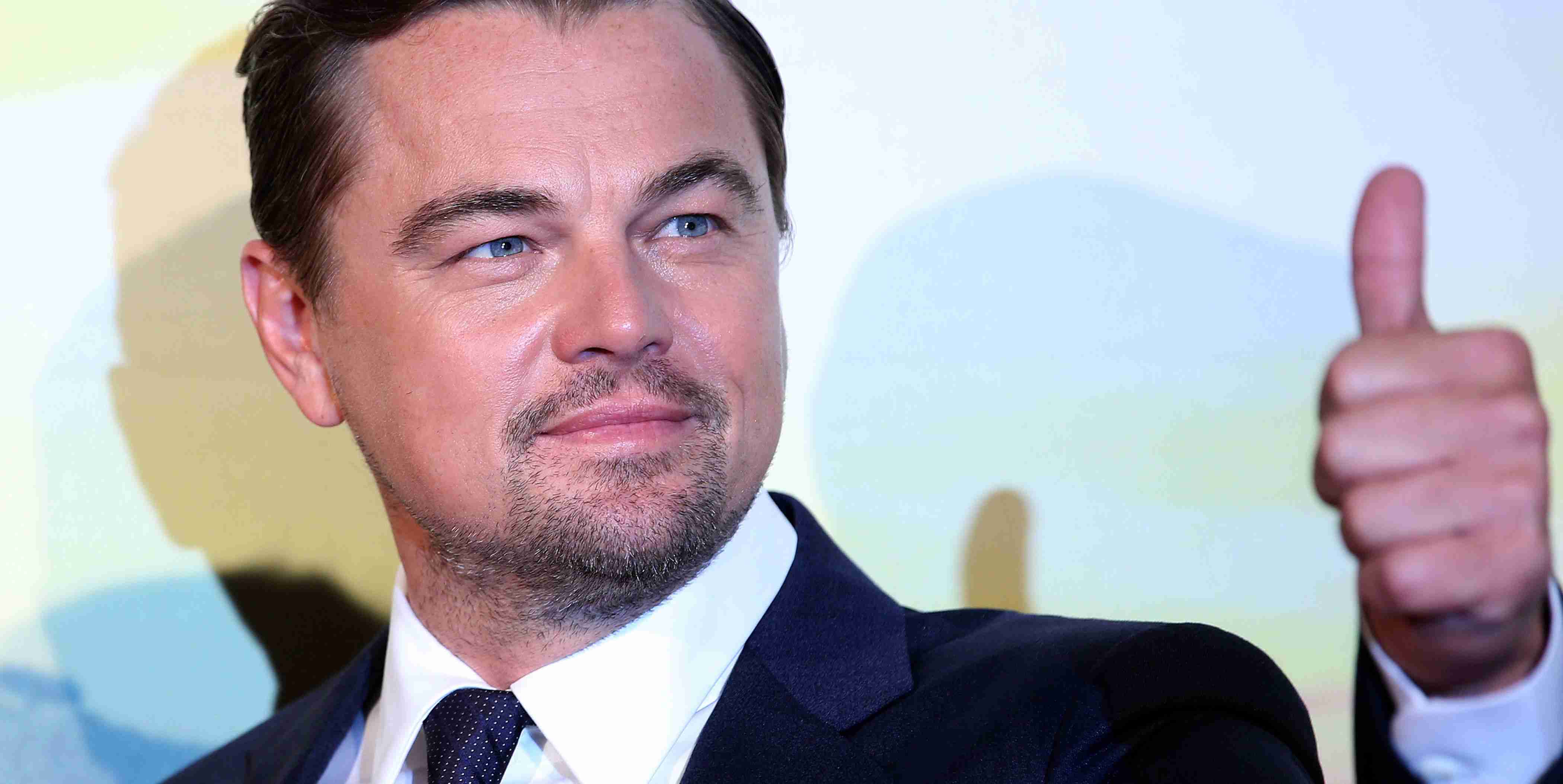 お手柄！レオナルド・ディカプリオ、海で遭難していた男性を救助