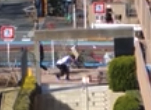佐川急便が配達員の荷物叩きつけ認める　「弊社の従業員で間違いありません」（BuzzFeed Japan） - Yahoo!ニュース