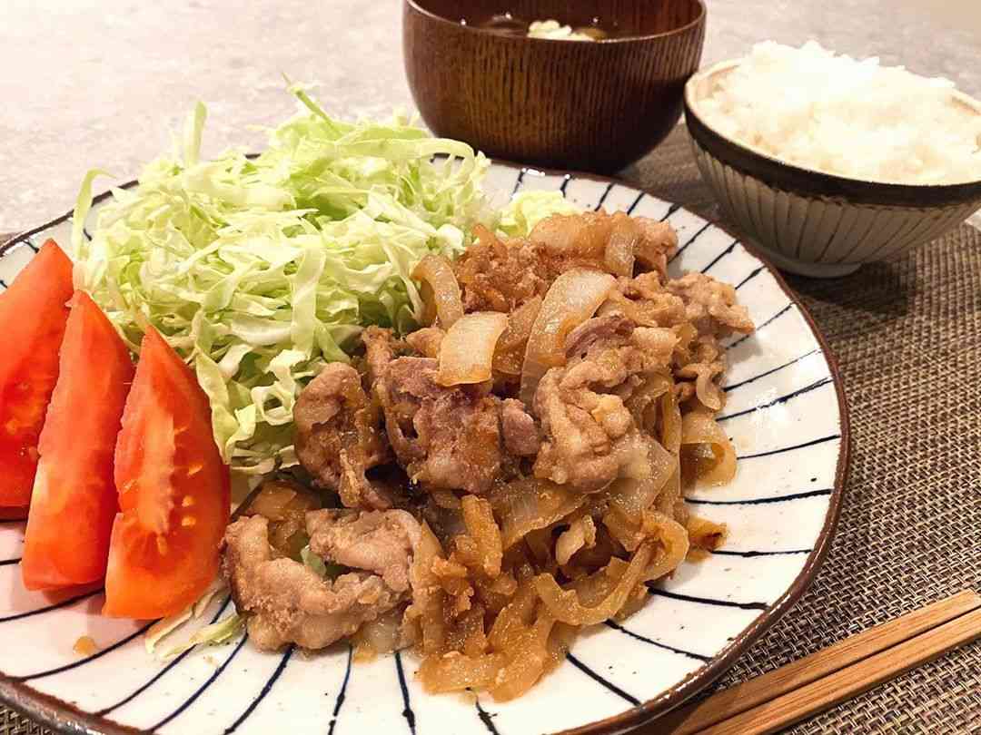 滝沢カレン、手作り「豚の生姜焼き」を披露→レシピがやっぱり超難解だった