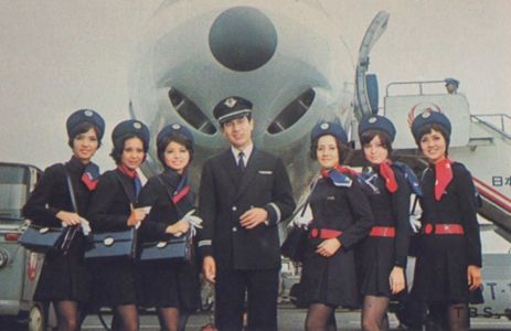 【画像】48年前（1972年）の仕事始めの写真が話題　着物姿の電話交換手など