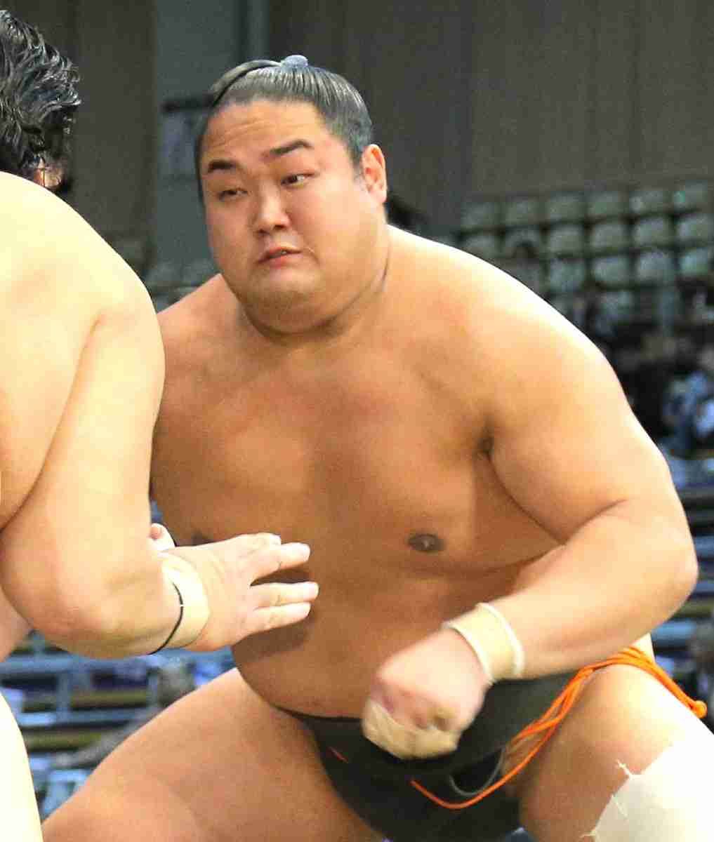 徳勝龍Ｖの瞬間、付け人・鳩岡は病室にいた　うれしさと悔しさ「一緒に花道で喜びたかった」 : スポーツ報知
