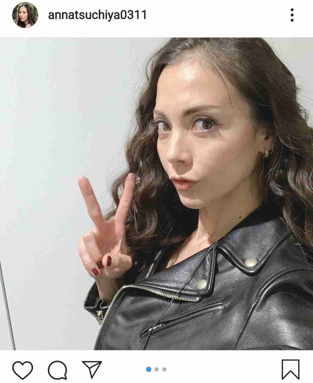 土屋アンナ、“カッコ良すぎる”姿にファン絶賛「着こなせるのはアンナさんくらい」