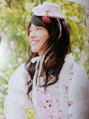 佐藤健、メガネ姿の微笑みショット「ドキドキして死にそう」「笑顔の破壊力」