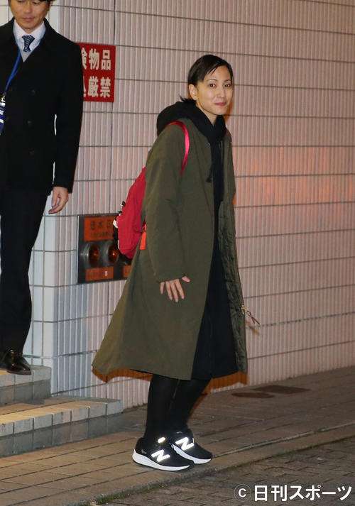 鈴木杏樹“にっこり会釈”に非難殺到「恐ろしい」「図太いわ」